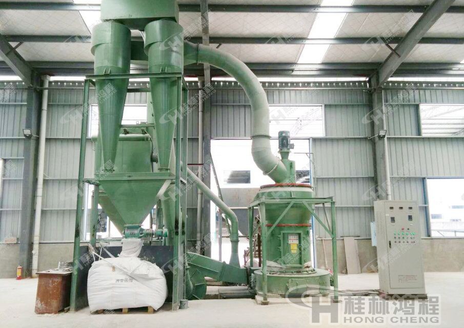 桂林鴻程雜鹵石雷蒙磨粉機，雜鹵石磨機，雜鹵石磨粉機-HC系列縱擺式磨粉機環(huán)保設備